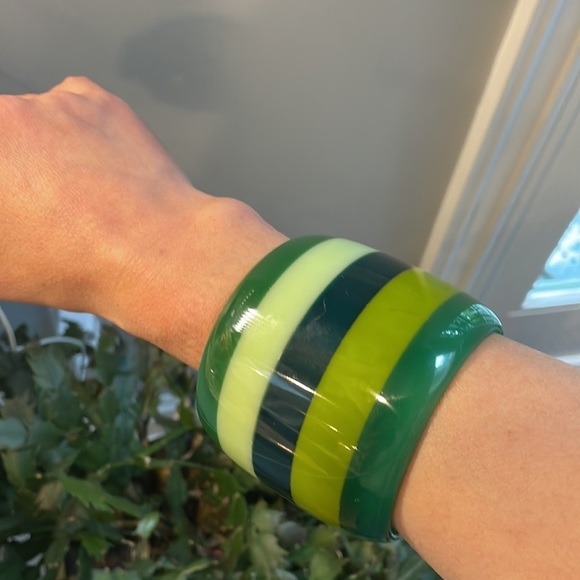 Vintage 1950’s Chunky Lucite Bracelet - Picture 3 of 8